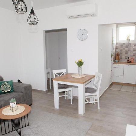 Apartman Lucija Karlovac Eksteriør bilde