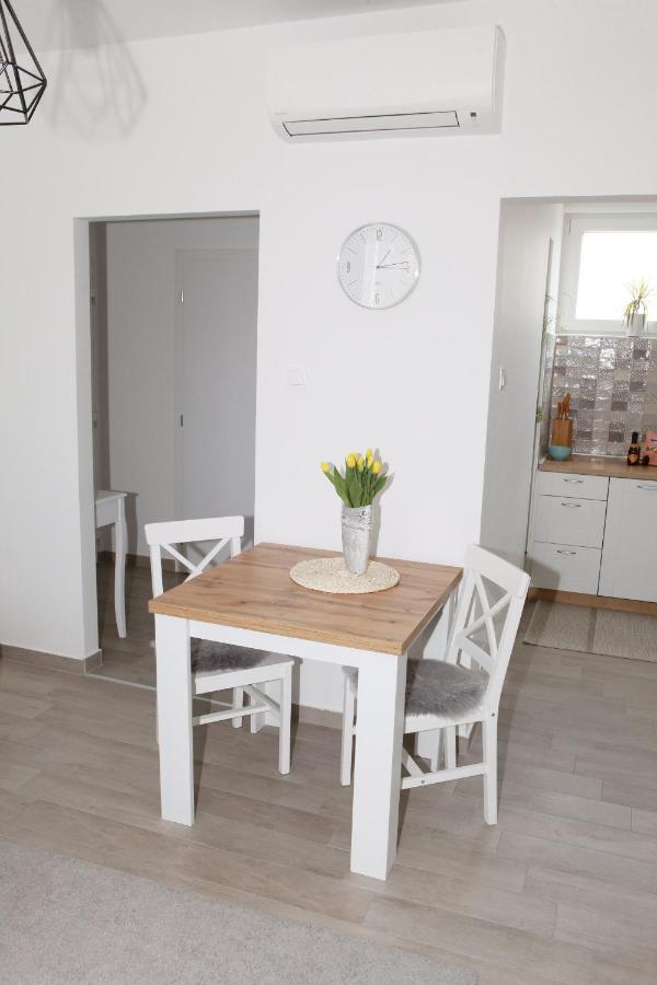 Apartman Lucija Karlovac Eksteriør bilde